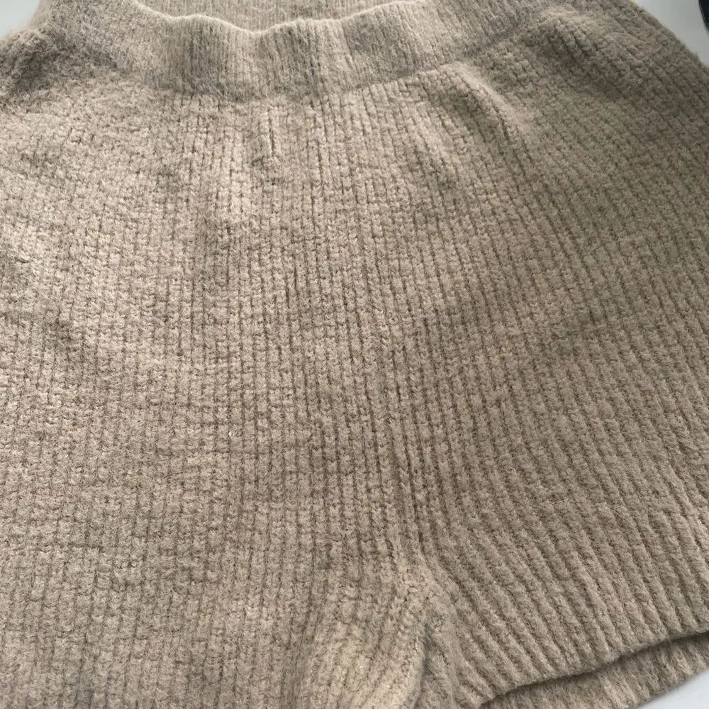 NASTY GAL Fluffy Ribbed Shorts - Picture 3 of 8